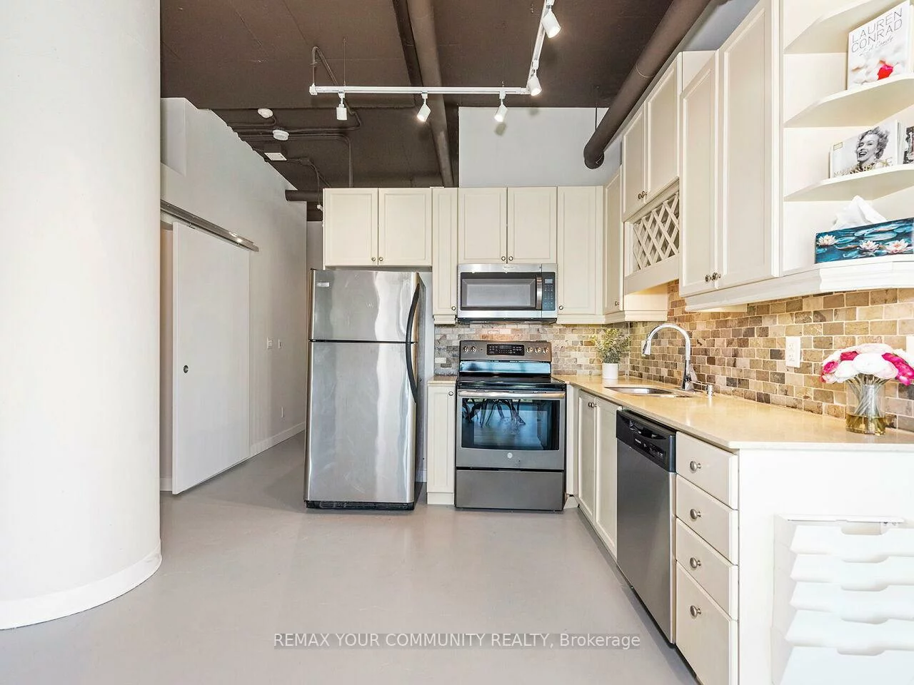 2, Fieldway, Islington-City Centre West, Toronto