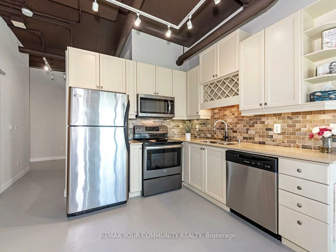2, Fieldway, Islington-City Centre West, Toronto