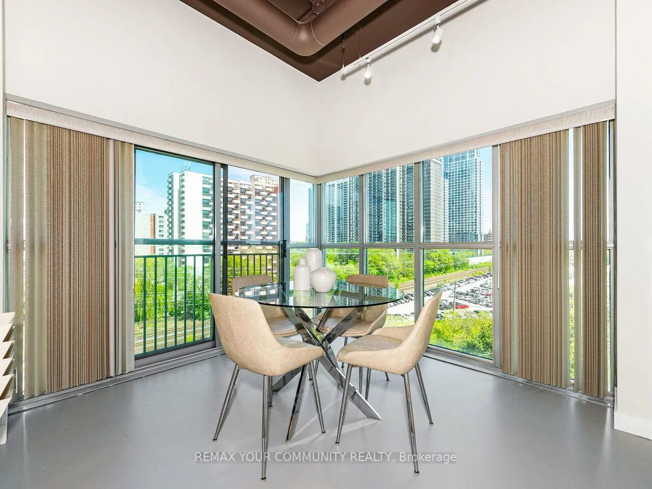 2, Fieldway, Islington-City Centre West, Toronto