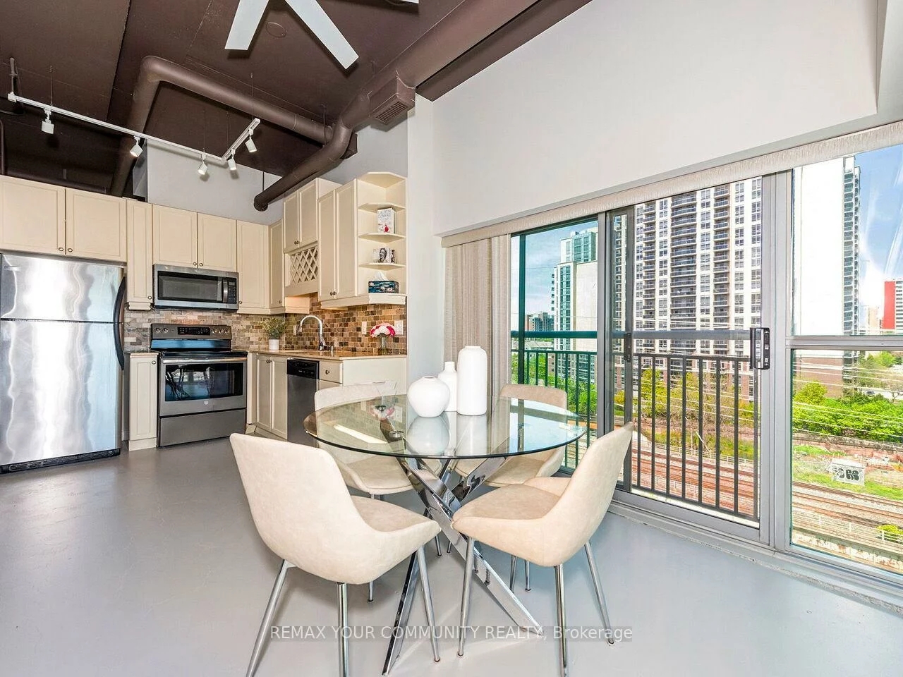 2, Fieldway, Islington-City Centre West, Toronto
