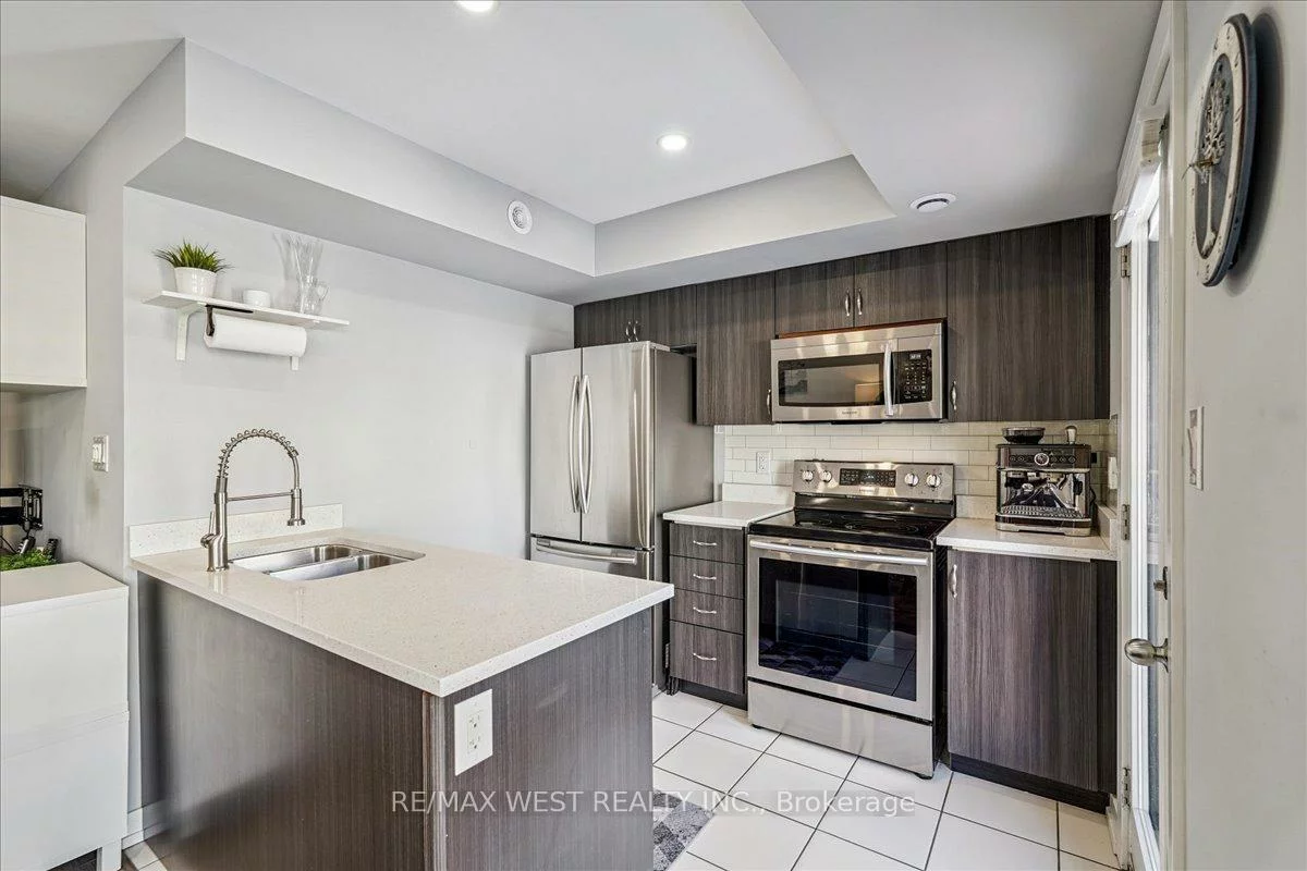 80, Parrotta, Humberlea-Pelmo Park W5, Toronto