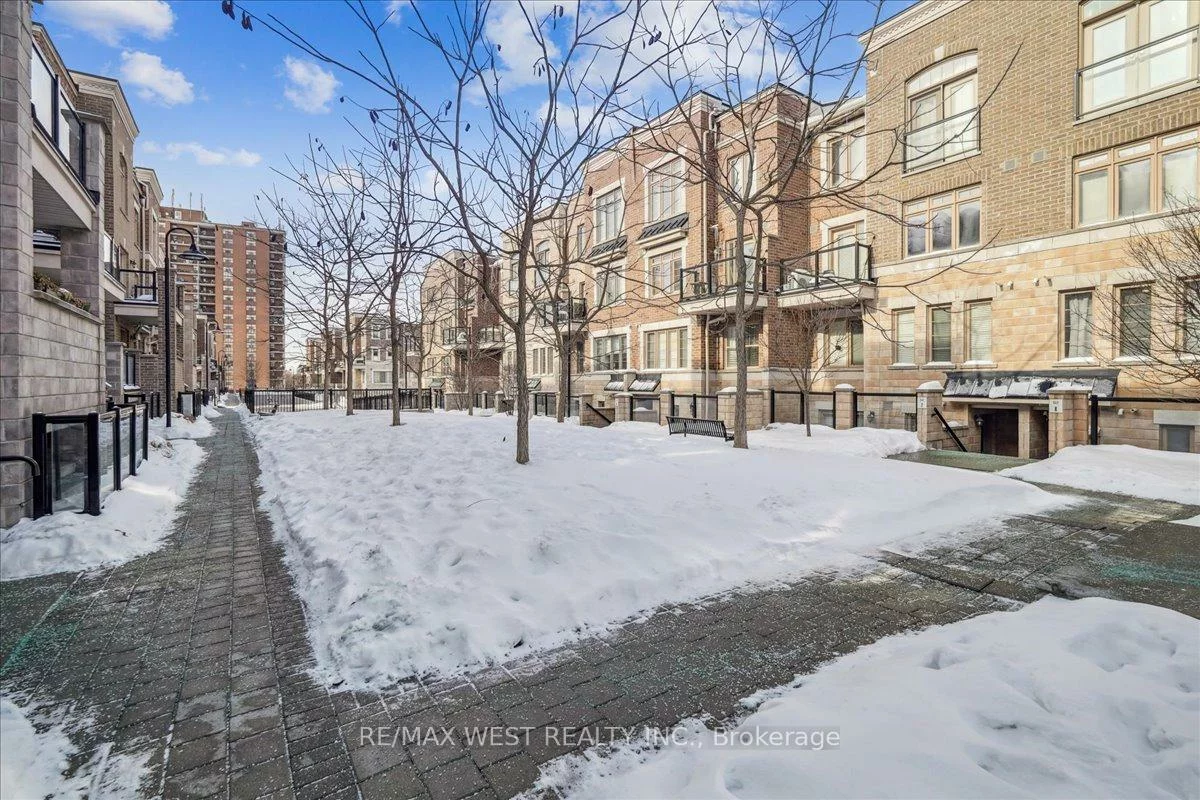 80, Parrotta, Humberlea-Pelmo Park W5, Toronto
