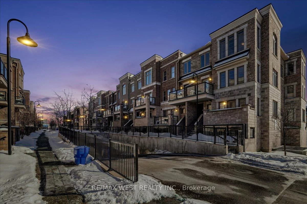 80, Parrotta, Humberlea-Pelmo Park W5, Toronto