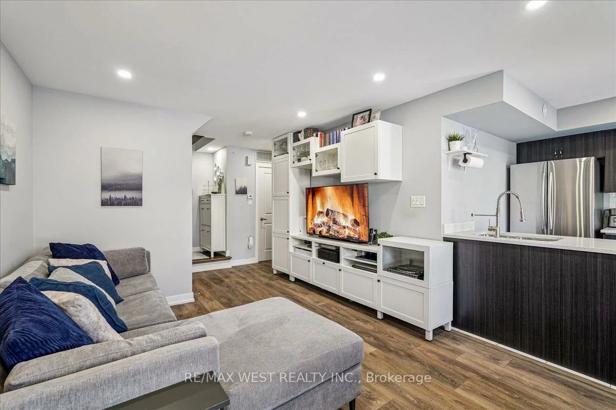 80, Parrotta, Humberlea-Pelmo Park W5, Toronto