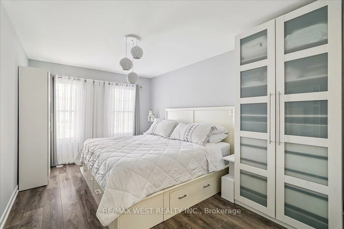 80, Parrotta, Humberlea-Pelmo Park W5, Toronto