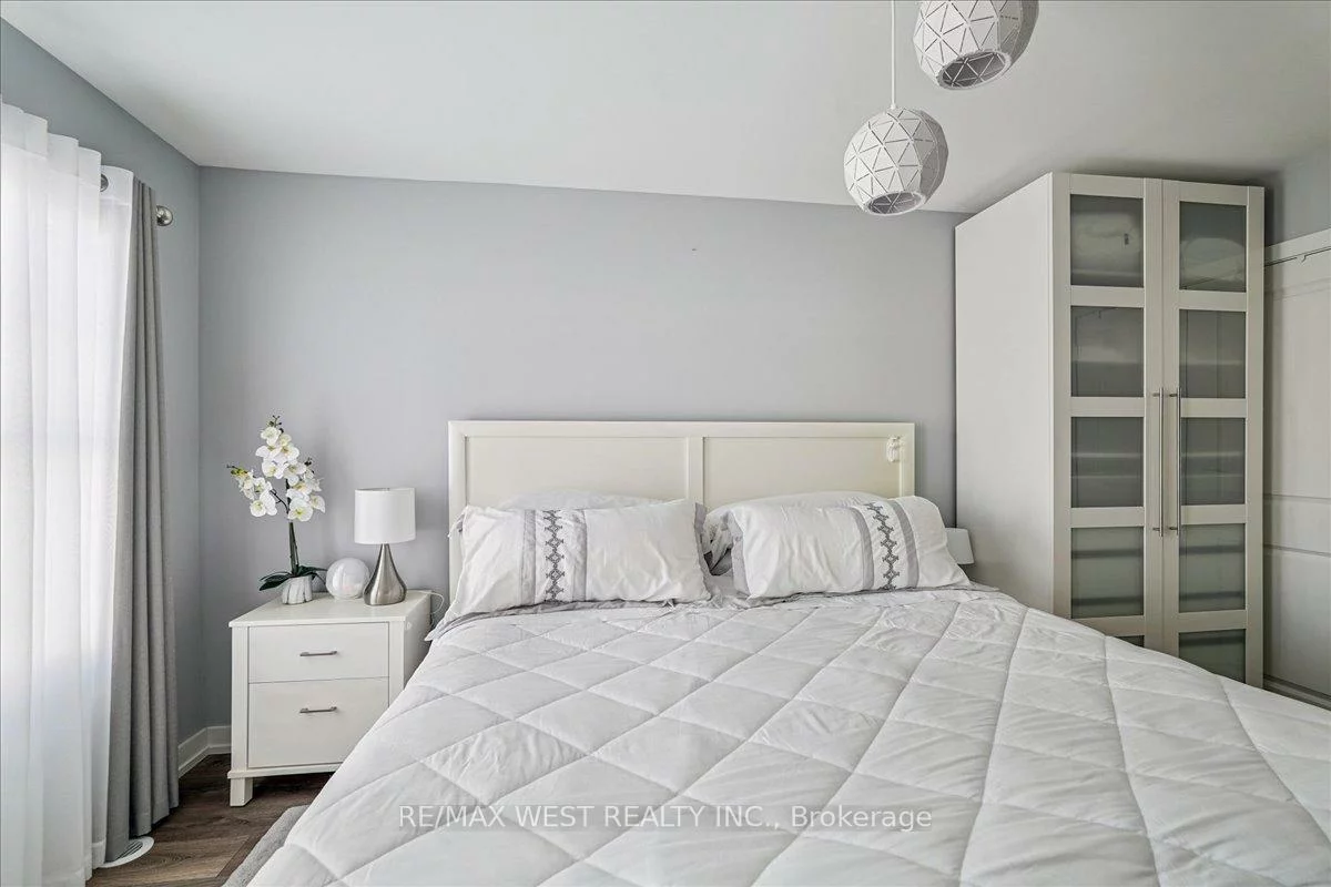 80, Parrotta, Humberlea-Pelmo Park W5, Toronto