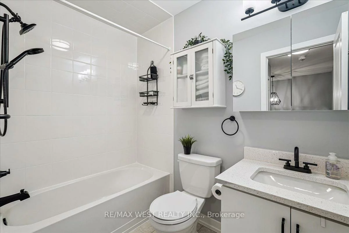 80, Parrotta, Humberlea-Pelmo Park W5, Toronto