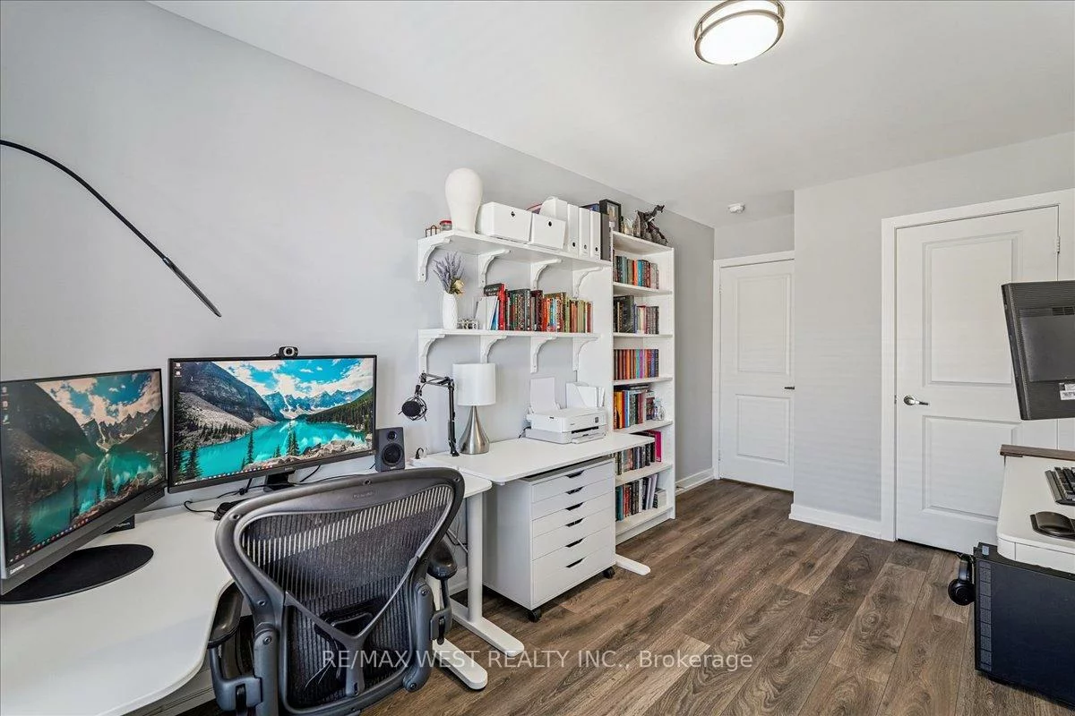 80, Parrotta, Humberlea-Pelmo Park W5, Toronto