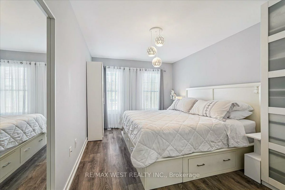 80, Parrotta, Humberlea-Pelmo Park W5, Toronto