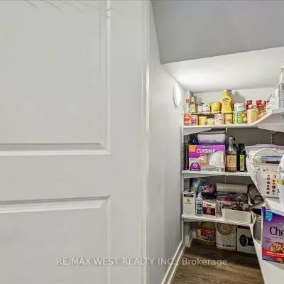 80, Parrotta, Humberlea-Pelmo Park W5, Toronto