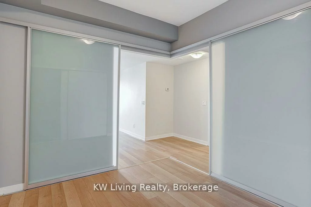 16, McAdam, Yorkdale-Glen Park, Toronto