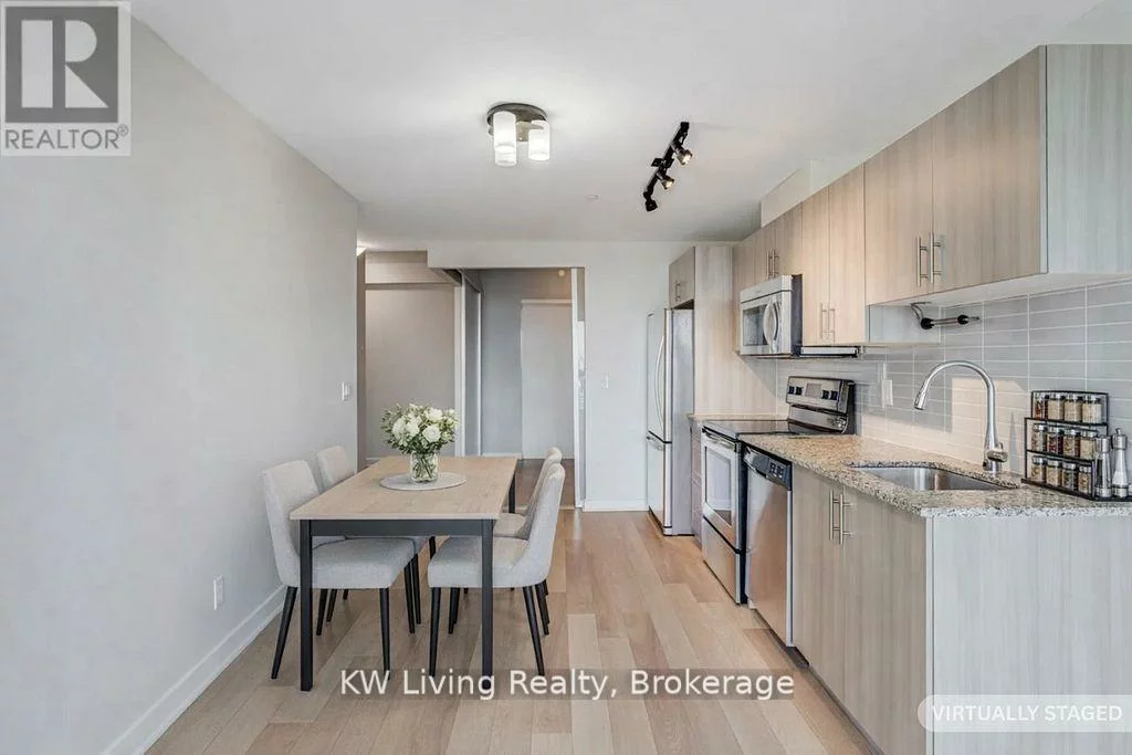 16, McAdam, Yorkdale-Glen Park, Toronto