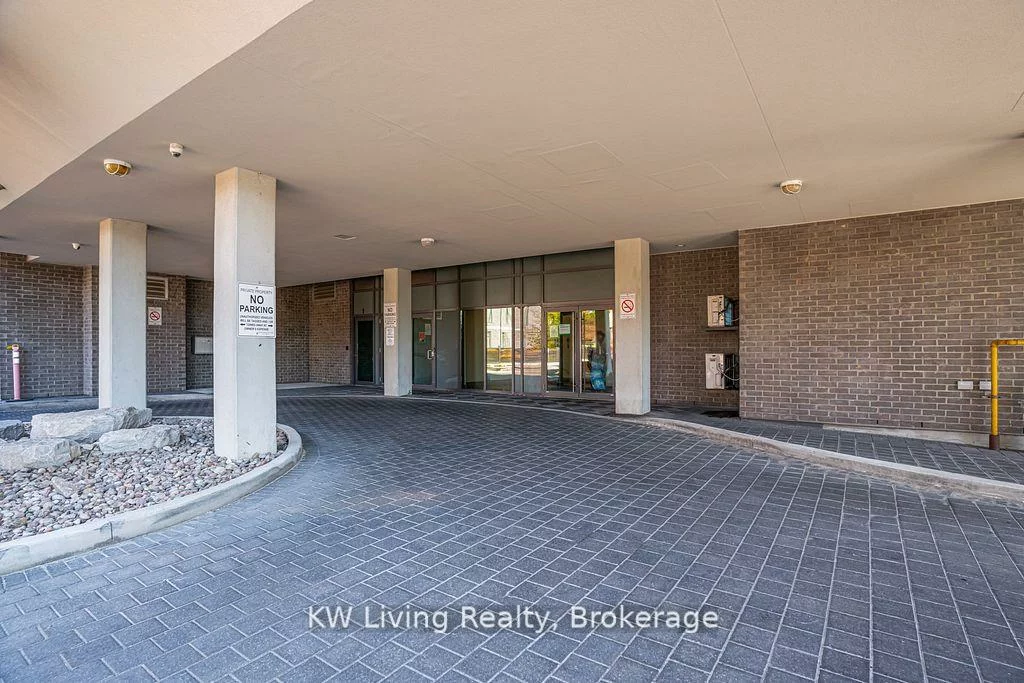 16, McAdam, Yorkdale-Glen Park, Toronto