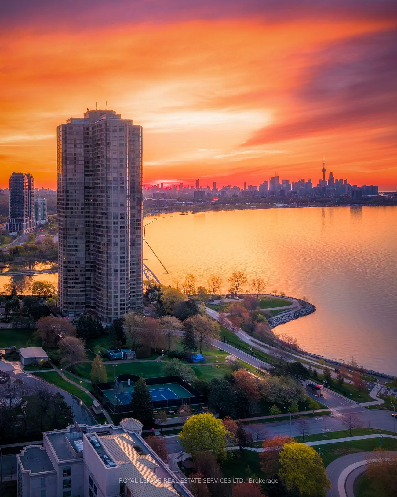 1, Palace Pier, Mimico, Toronto