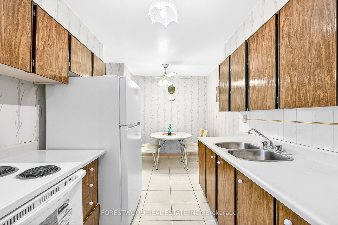 65, Southport, High Park-Swansea, Toronto