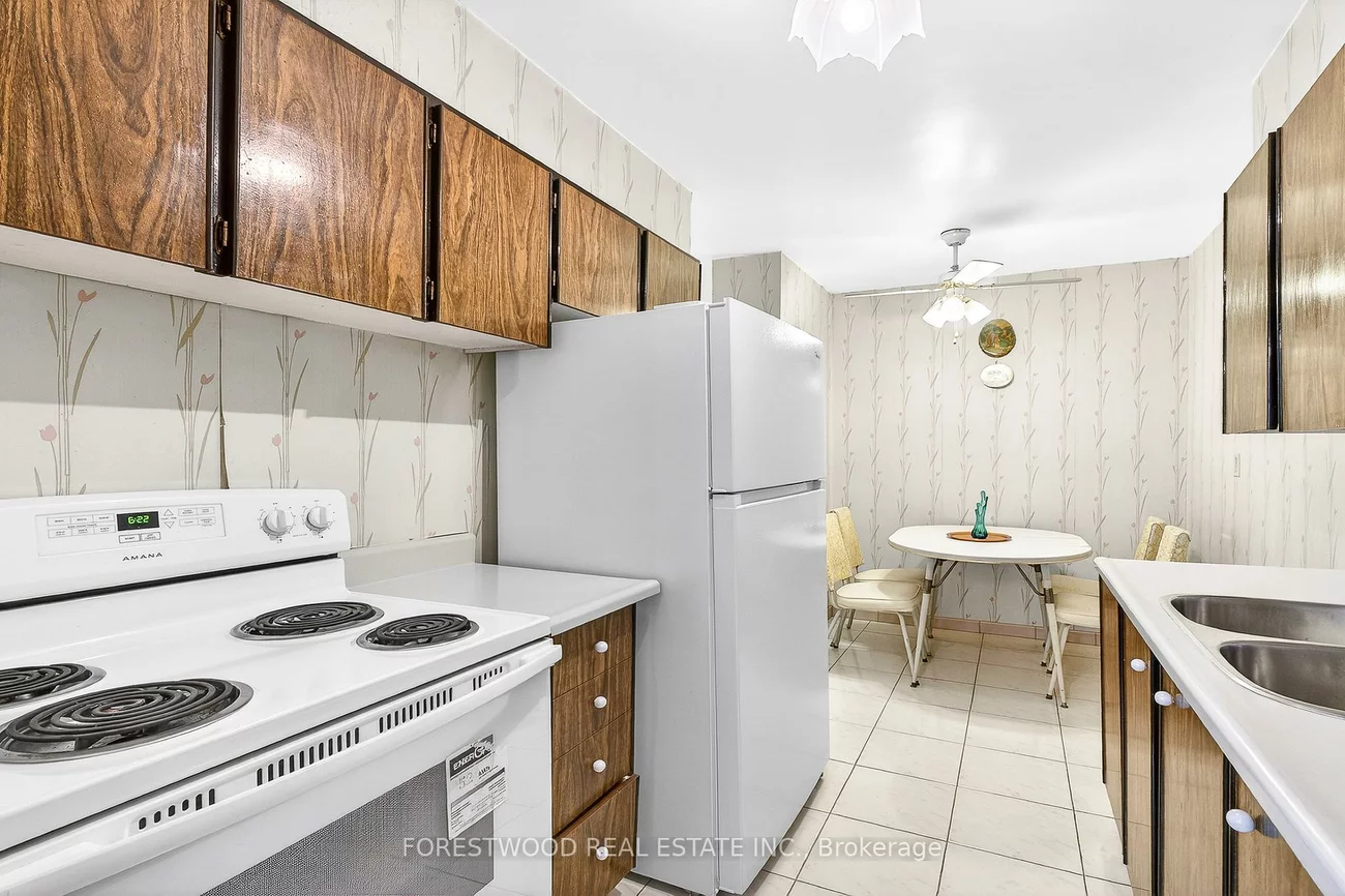 65, Southport, High Park-Swansea, Toronto