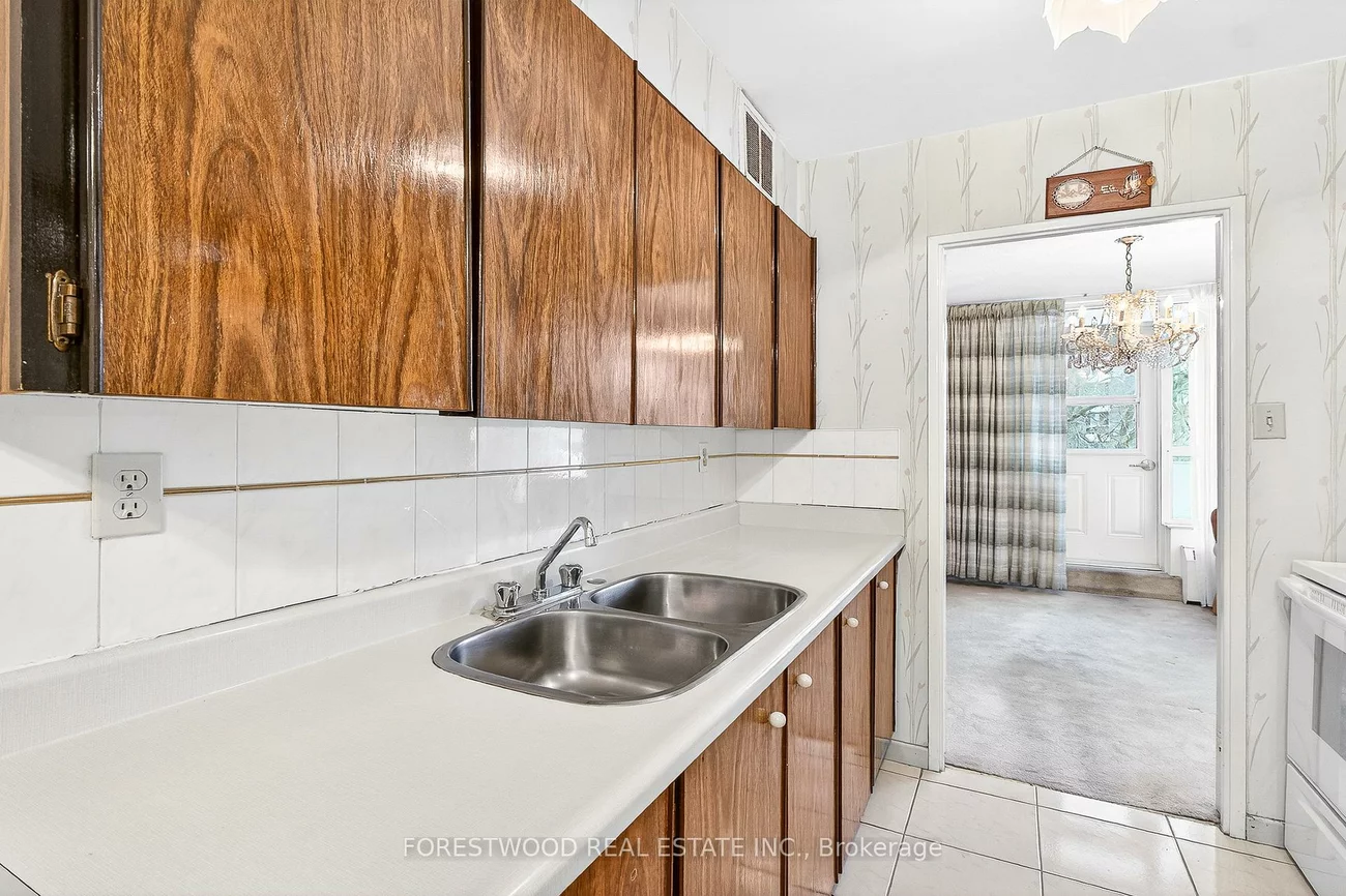 65, Southport, High Park-Swansea, Toronto