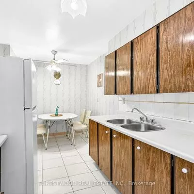 65, Southport, High Park-Swansea, Toronto