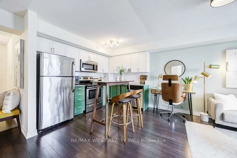 812, Lansdowne, Dovercourt-Wallace Emerson-Junction, Toronto