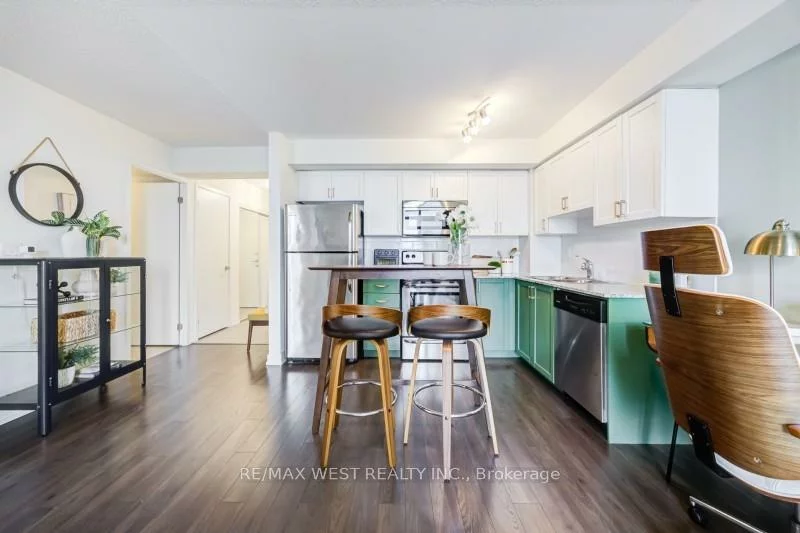 812, Lansdowne, Dovercourt-Wallace Emerson-Junction, Toronto