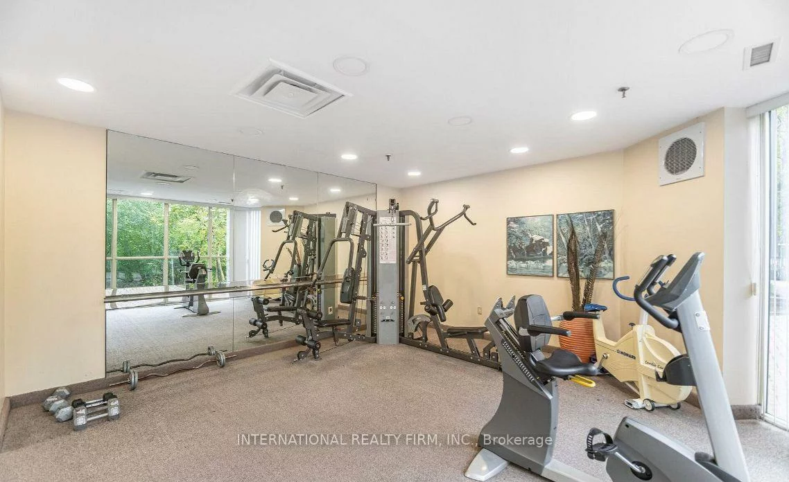 600, Rexdale, West Humber-Clairville, Toronto