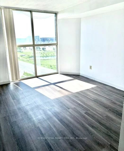 600, Rexdale, West Humber-Clairville, Toronto