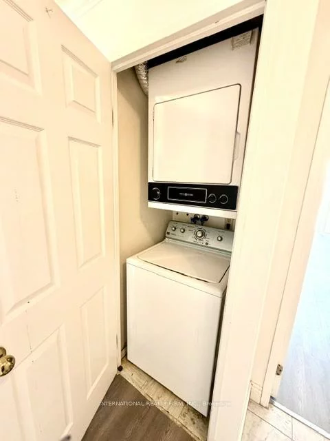 600, Rexdale, West Humber-Clairville, Toronto