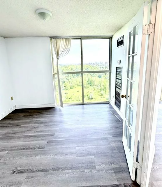 600, Rexdale, West Humber-Clairville, Toronto