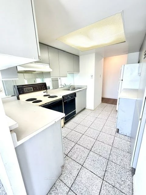 600, Rexdale, West Humber-Clairville, Toronto