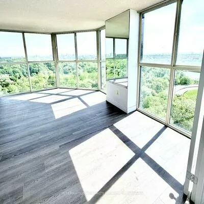 600, Rexdale, West Humber-Clairville, Toronto