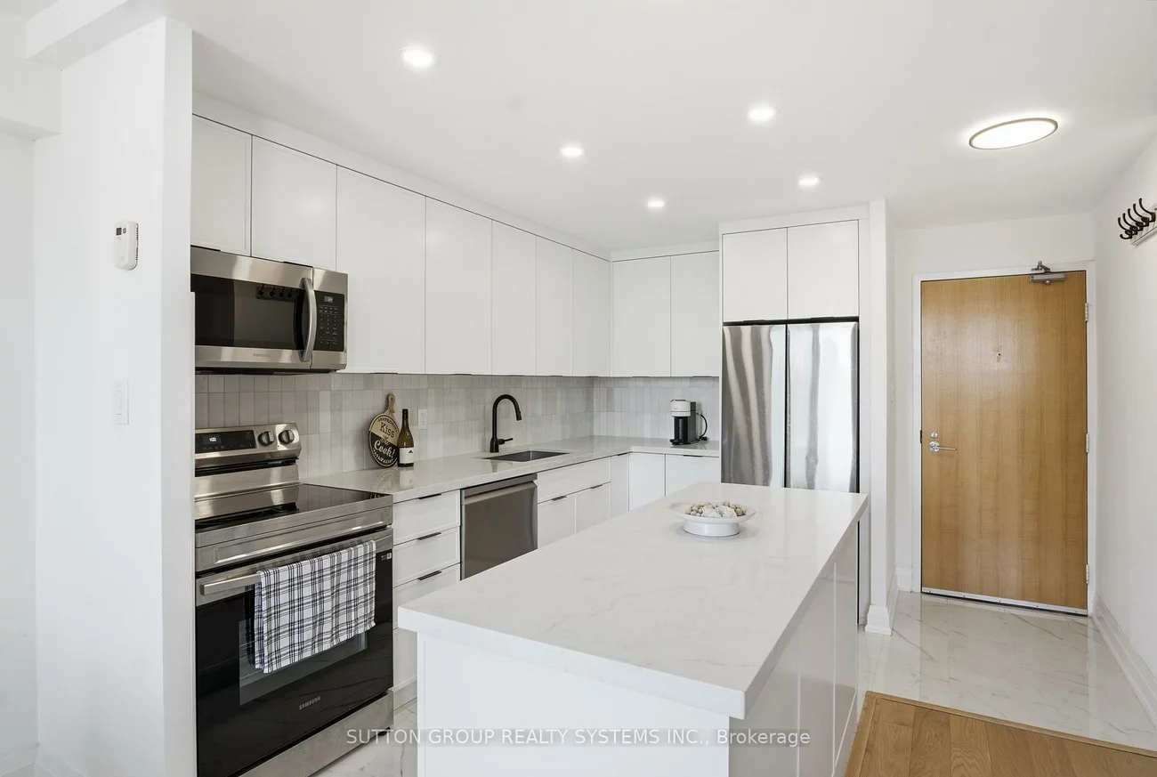 60, Southport, High Park-Swansea, Toronto
