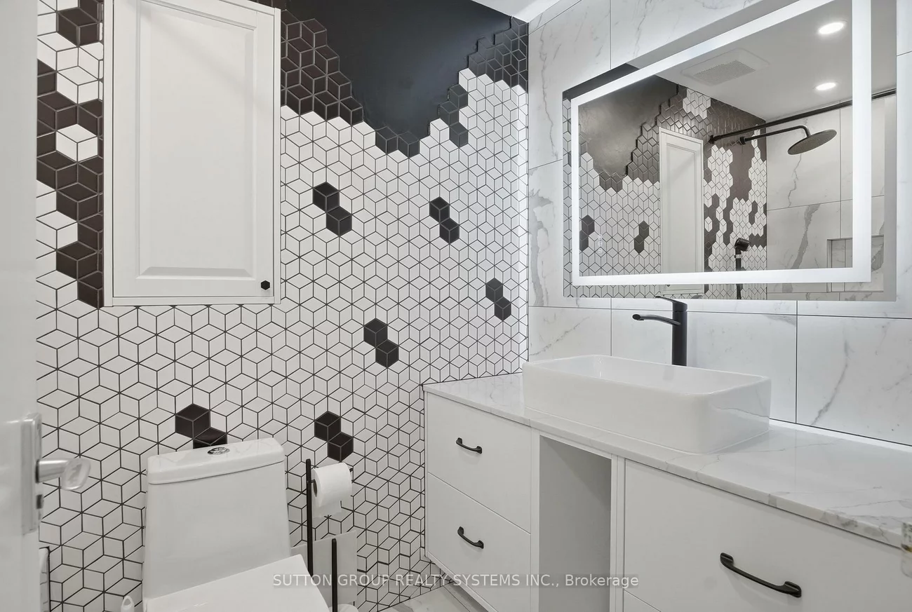 60, Southport, High Park-Swansea, Toronto