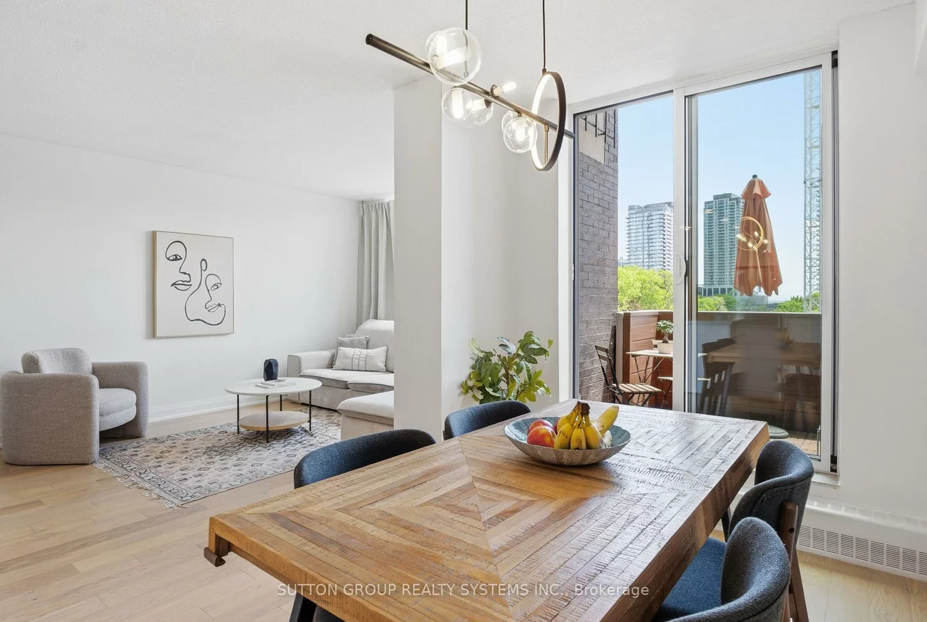 60, Southport, High Park-Swansea, Toronto