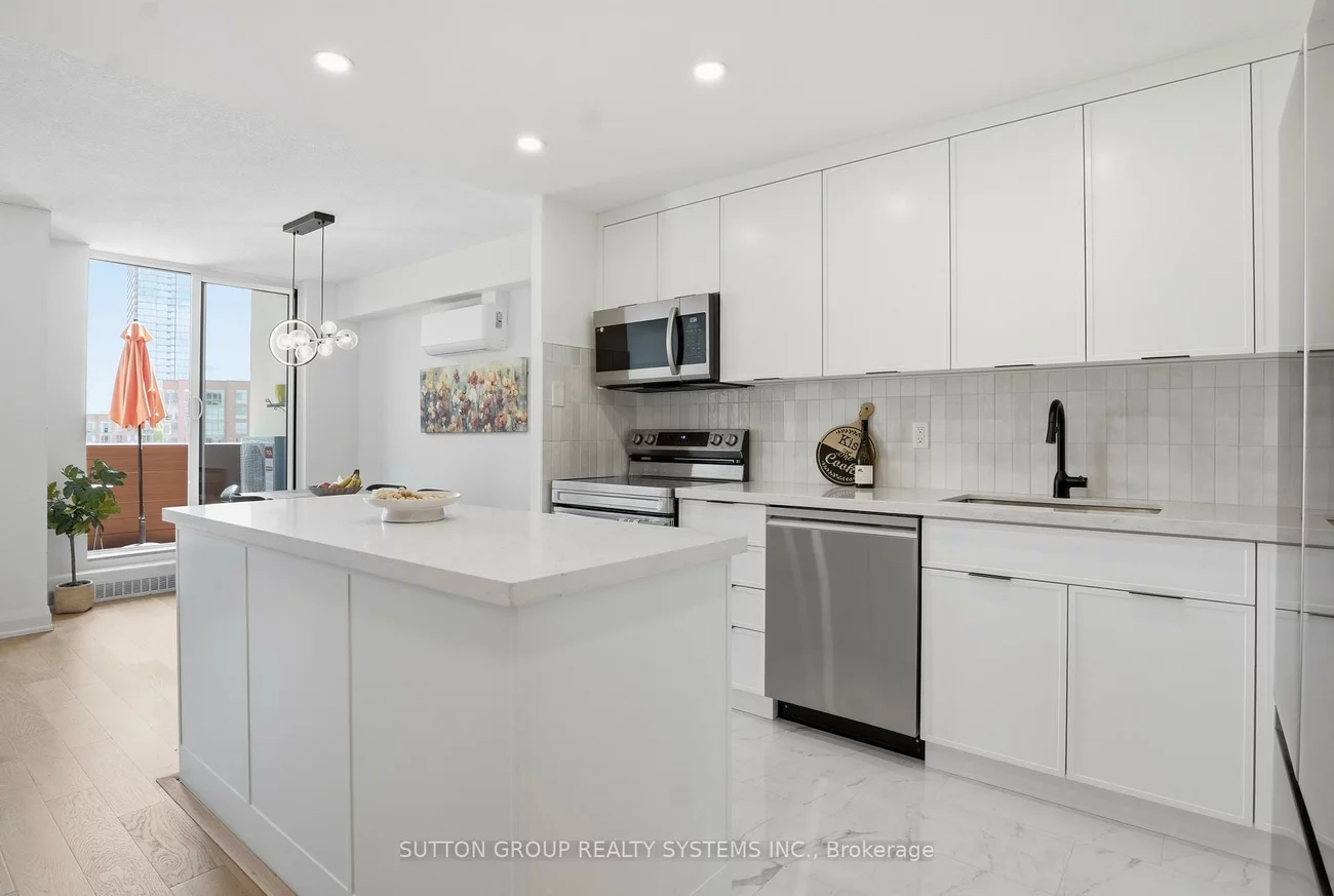 60, Southport, High Park-Swansea, Toronto