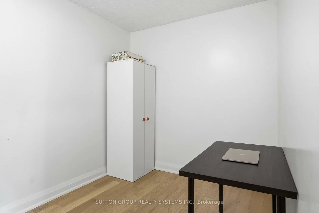 60, Southport, High Park-Swansea, Toronto