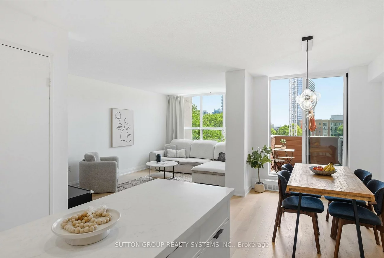 60, Southport, High Park-Swansea, Toronto