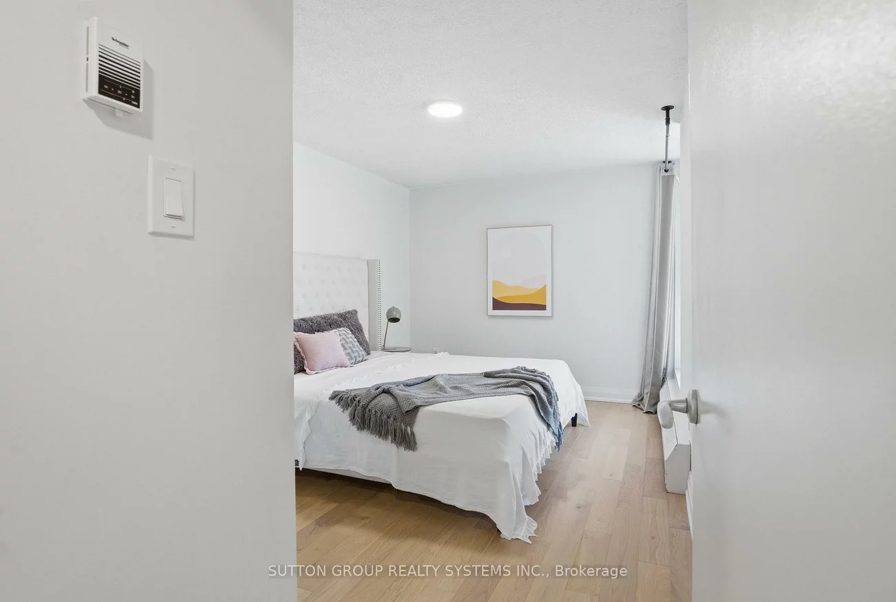 60, Southport, High Park-Swansea, Toronto