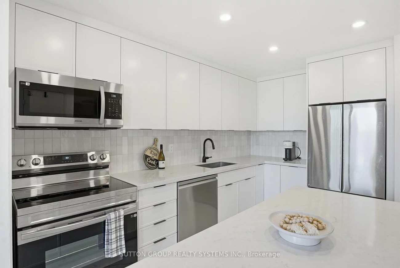 60, Southport, High Park-Swansea, Toronto