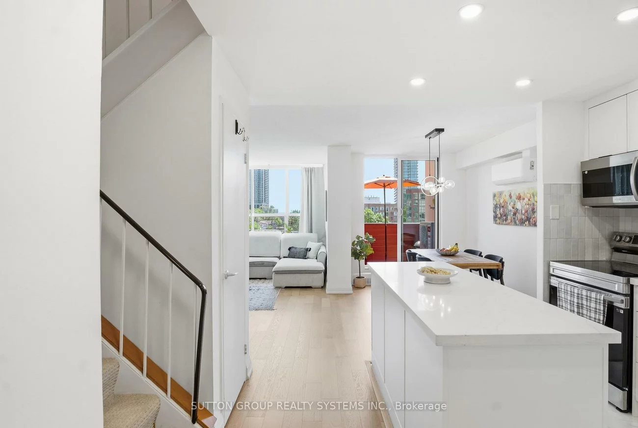 60, Southport, High Park-Swansea, Toronto