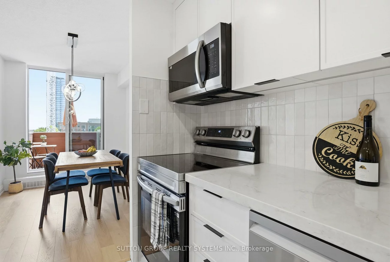 60, Southport, High Park-Swansea, Toronto