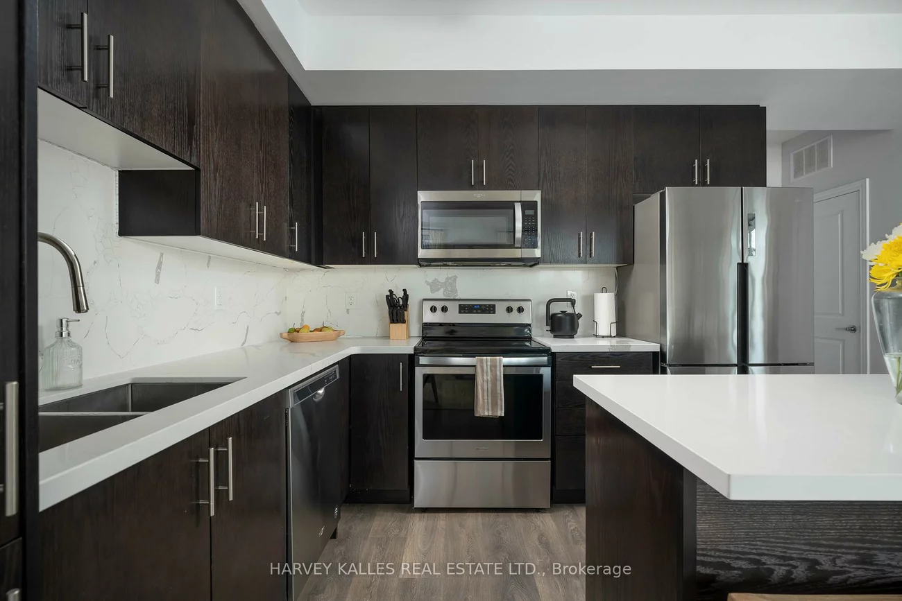 85, Eastwood Park, Long Branch, Toronto