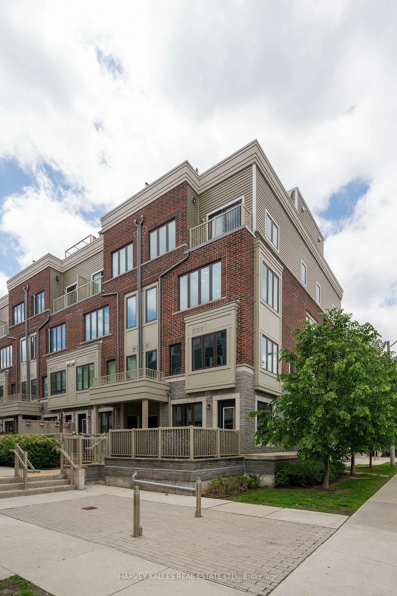 85, Eastwood Park, Long Branch, Toronto