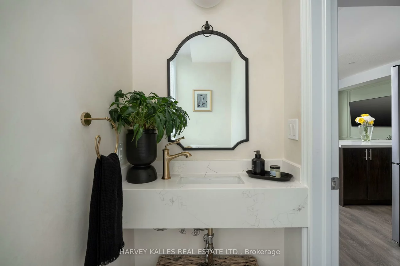 85, Eastwood Park, Long Branch, Toronto