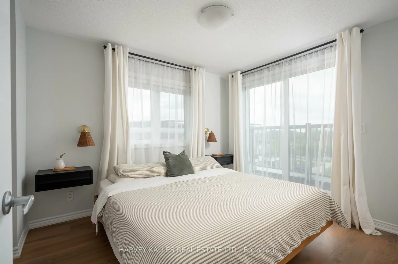 85, Eastwood Park, Long Branch, Toronto