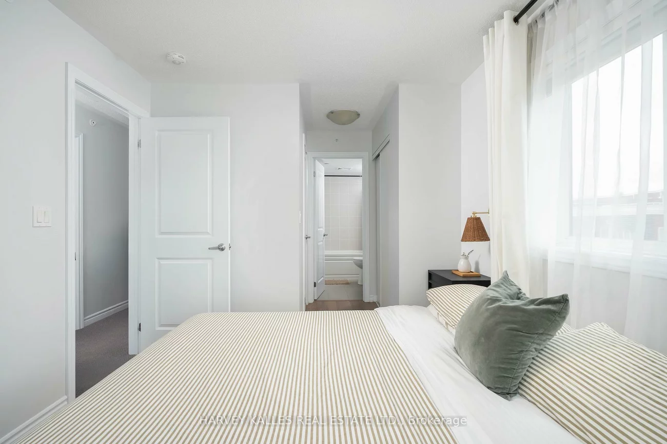85, Eastwood Park, Long Branch, Toronto