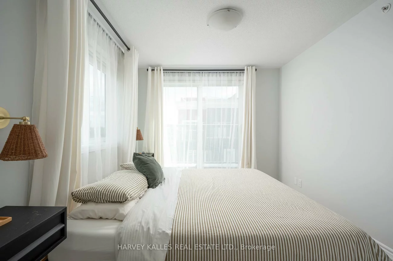 85, Eastwood Park, Long Branch, Toronto