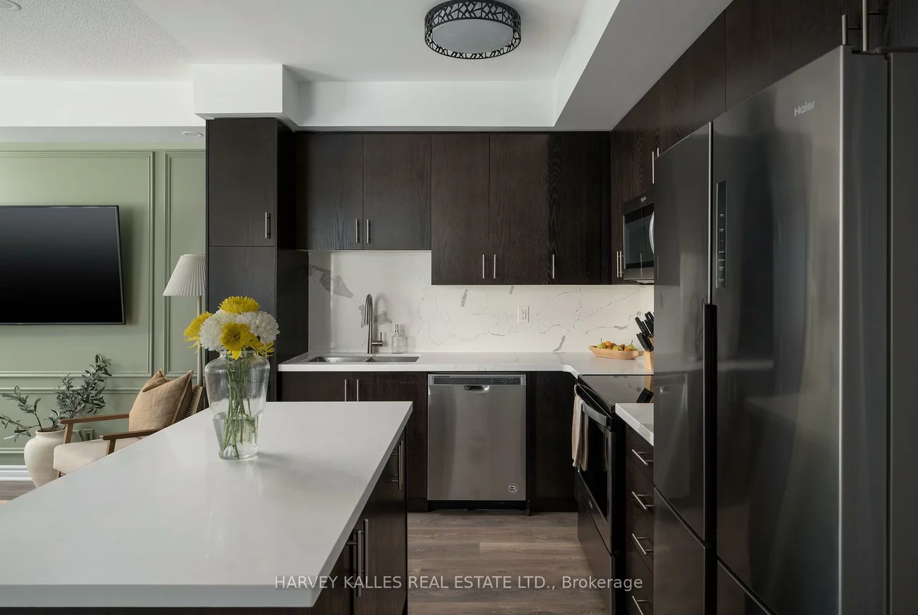 85, Eastwood Park, Long Branch, Toronto