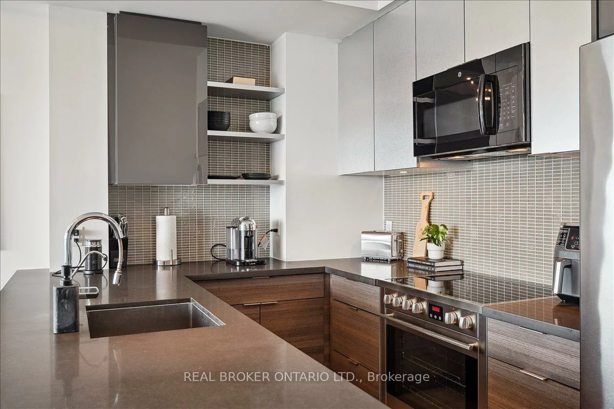 33, Shore Breeze, Mimico, Toronto