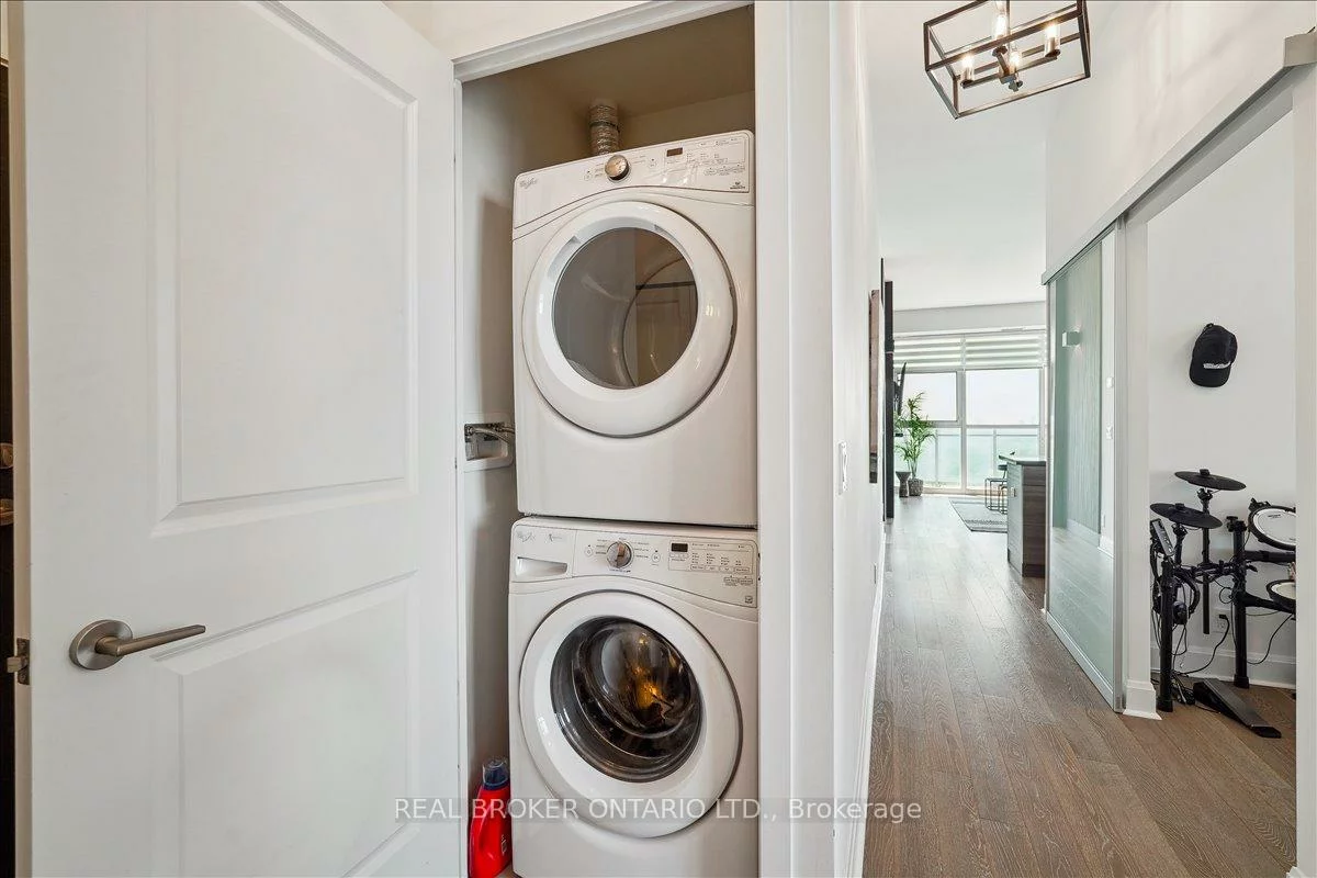 33, Shore Breeze, Mimico, Toronto