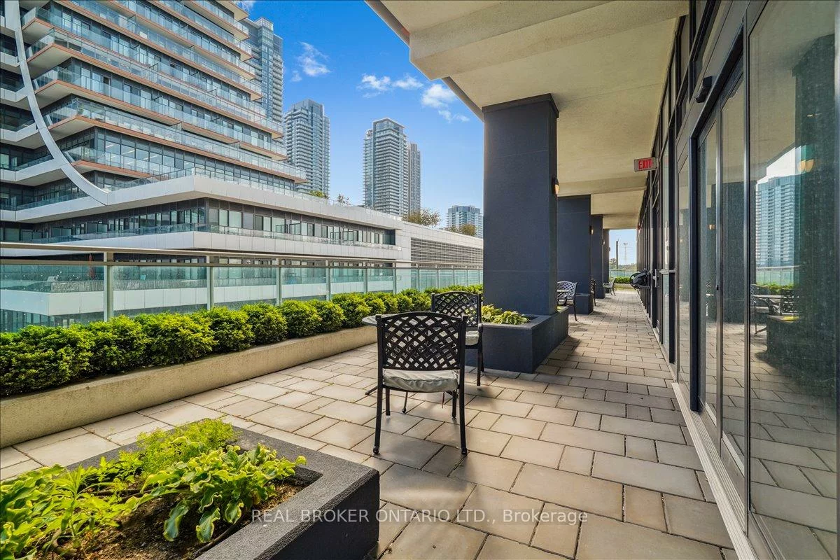 33, Shore Breeze, Mimico, Toronto